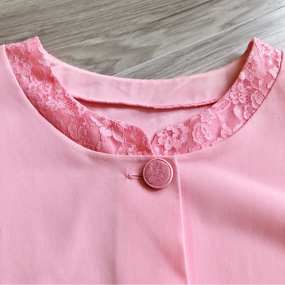 Vintage 60s Pink Nylon Lace Applique PJ Top + Pockets - Picture 4 of 7